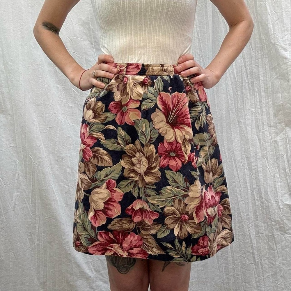 Red, Green, Gold and Navy‎ Floral Print Cotton Women's Skirt Vintage 90s - Picture 3 of 8